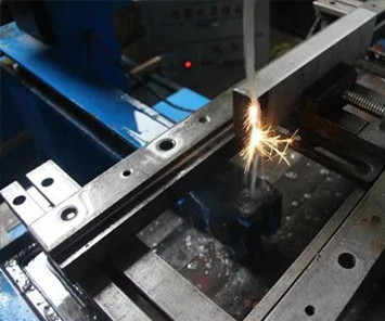 中走絲線切割機(jī)受潮后的影響及措施